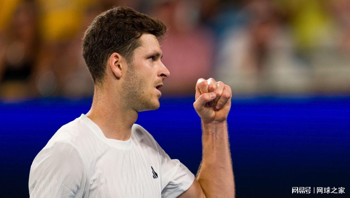 足球联赛-斯瓦泰克罕见两连败吞蛋落泪,波兰险胜瑞士夺得联合杯冠军