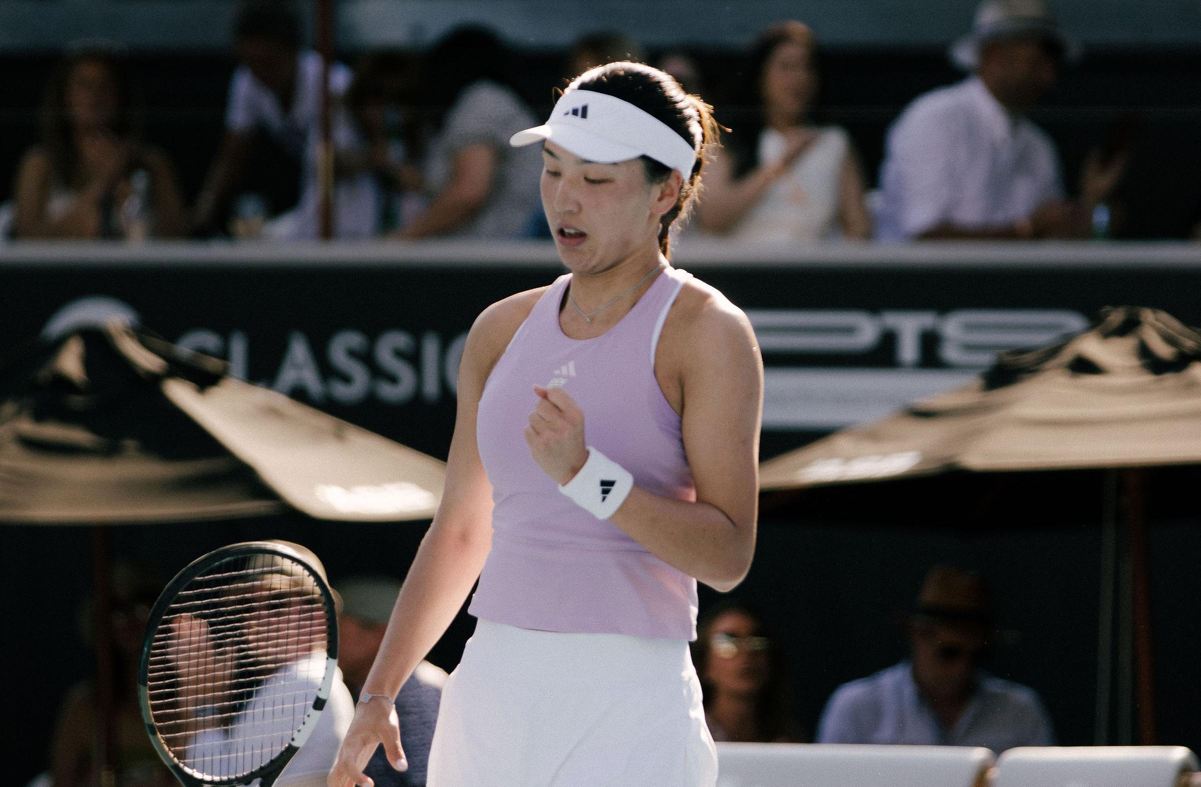 2-1惊险逆转！王欣瑜再进决赛冲冠：中国莎娃又美又能打