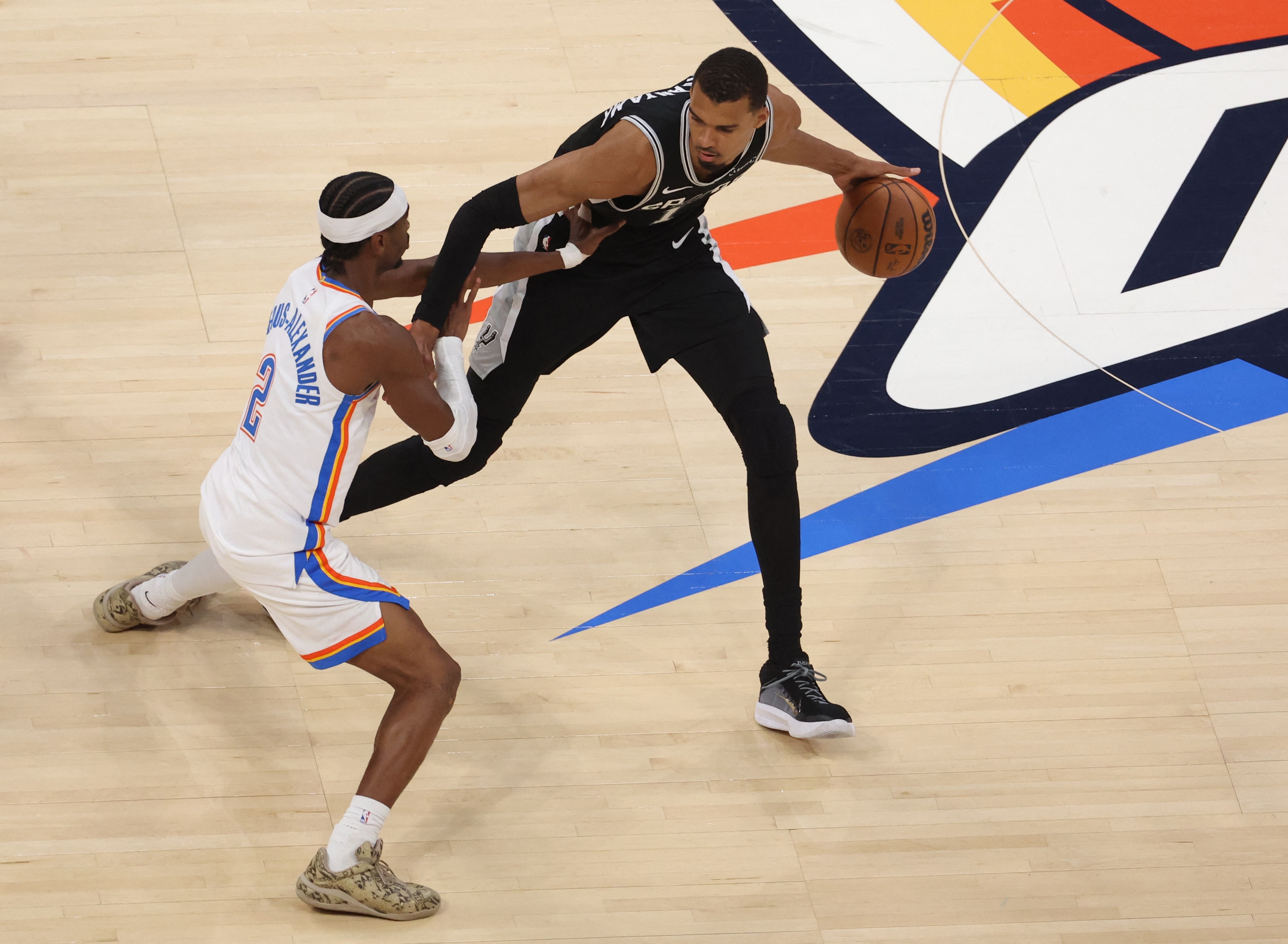 NBA彩经:雷霆大胜马刺强势晋级